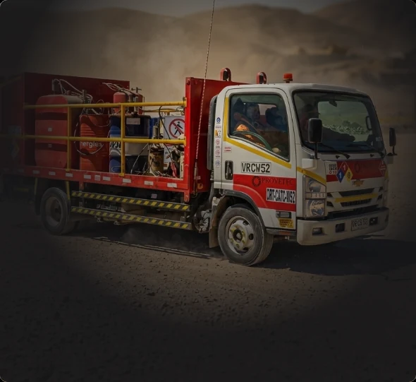 Camion lubricador Provetec en faena