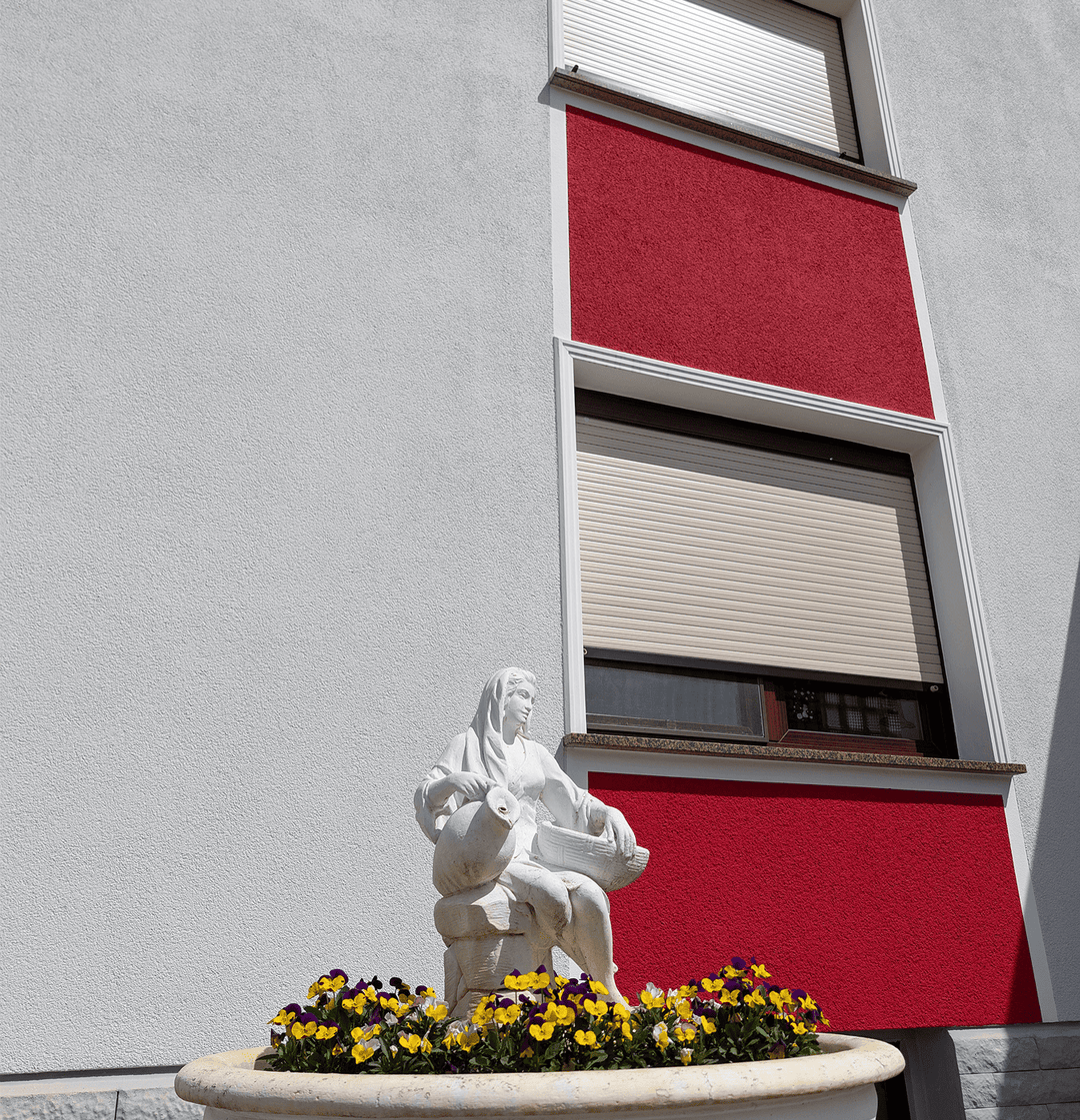 Fassade mit Sonnenschutz