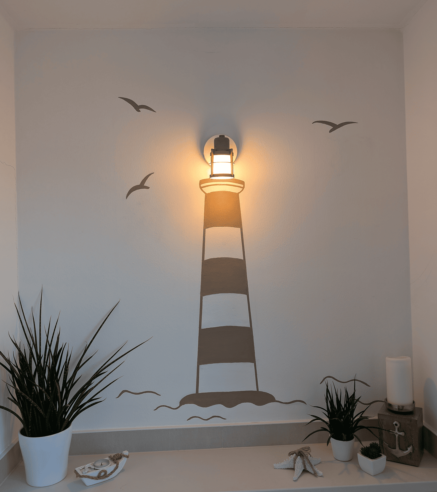 Leuchtturm als individuelle Wandmalerei