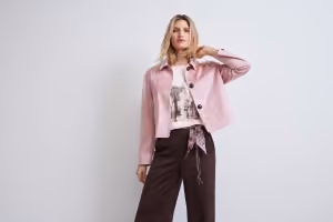 Rabe Winterkollektion, pinke Lederjacke, burgunde Hose