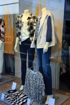 Schaufensterpuppen im Modehaus Streb