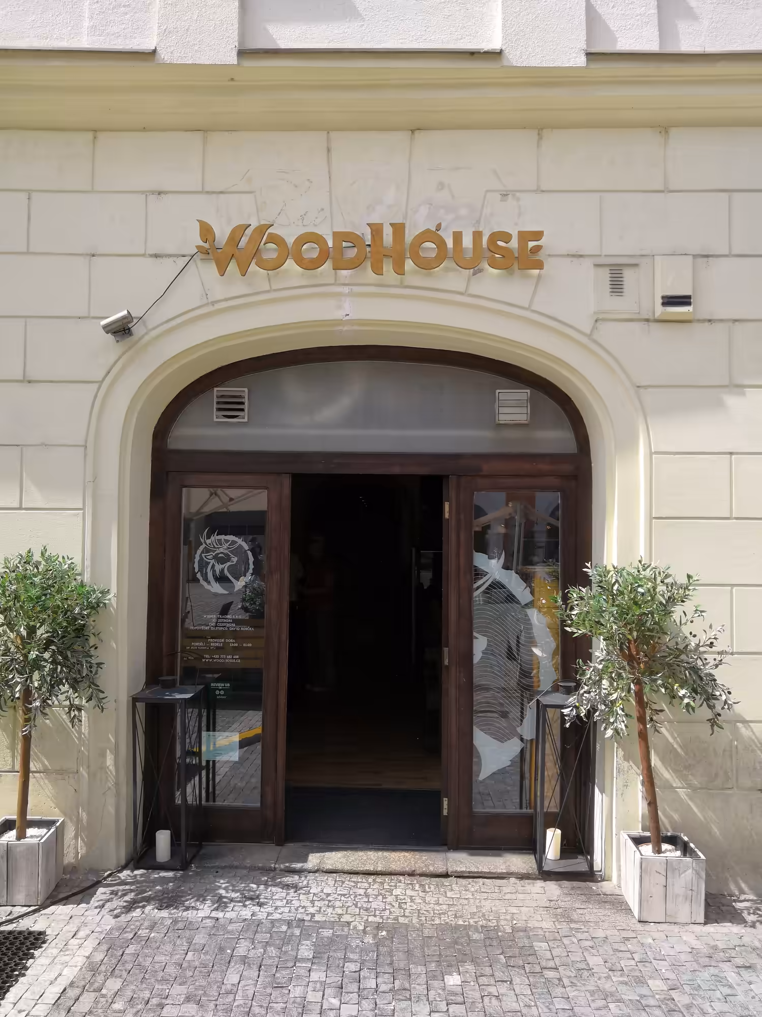 WoodHouse – Prodejny