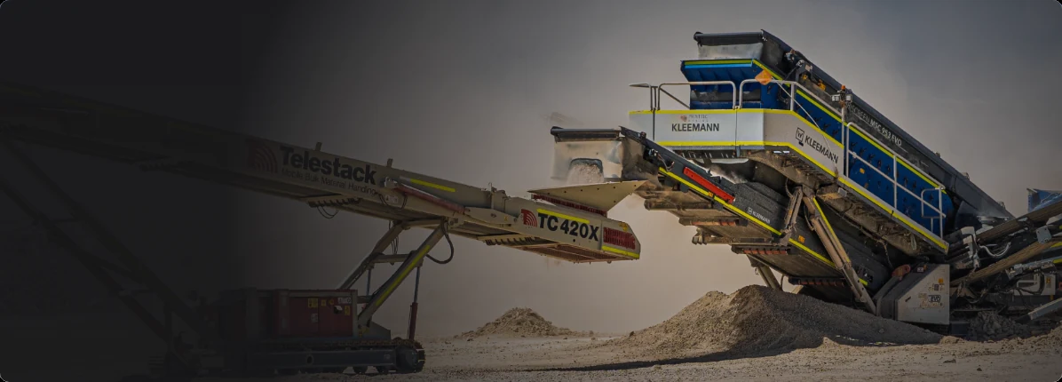 Planta chancadora Kleemann y apilador Telestack de Provetec operando en faena