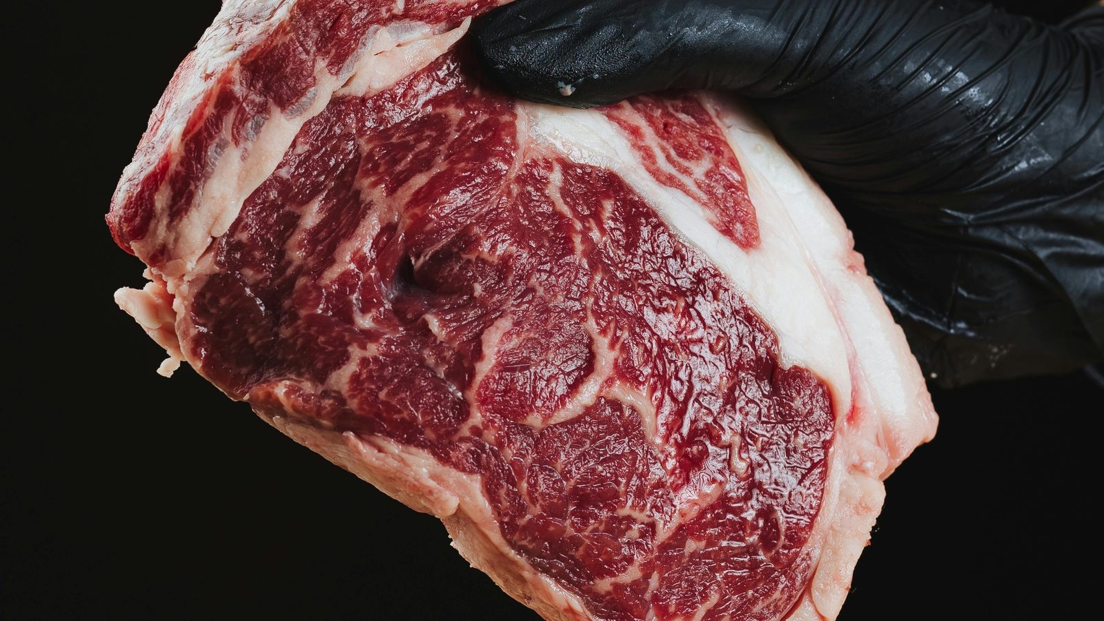 Rib eye marmoleado en Fuego Santo, steakhouse en Playa del Carmen