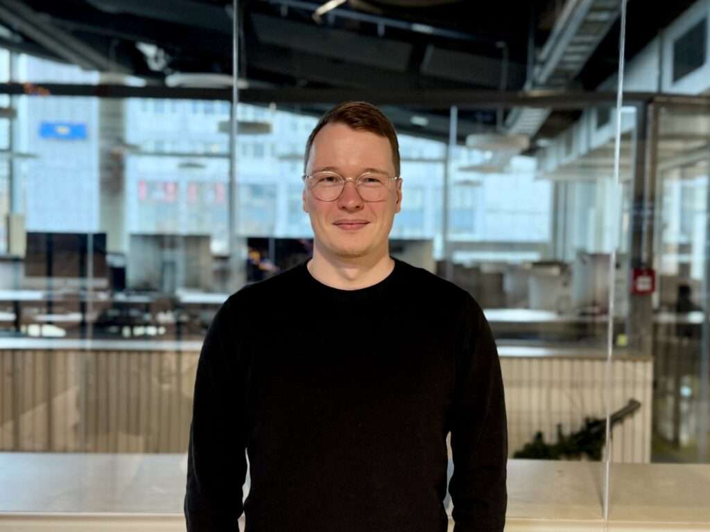 Max, CEO