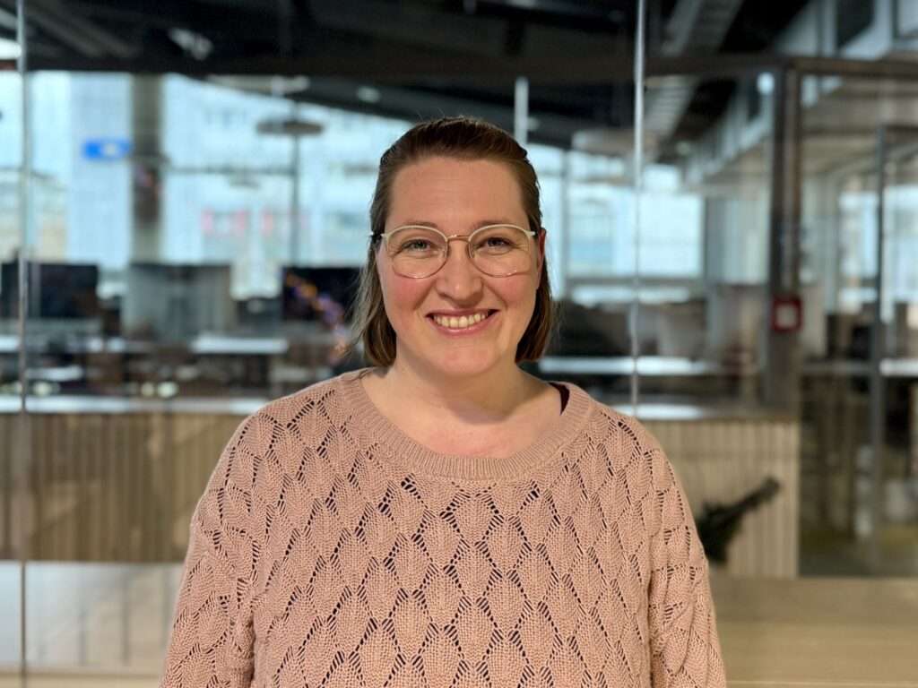 Jana, Communications Manager