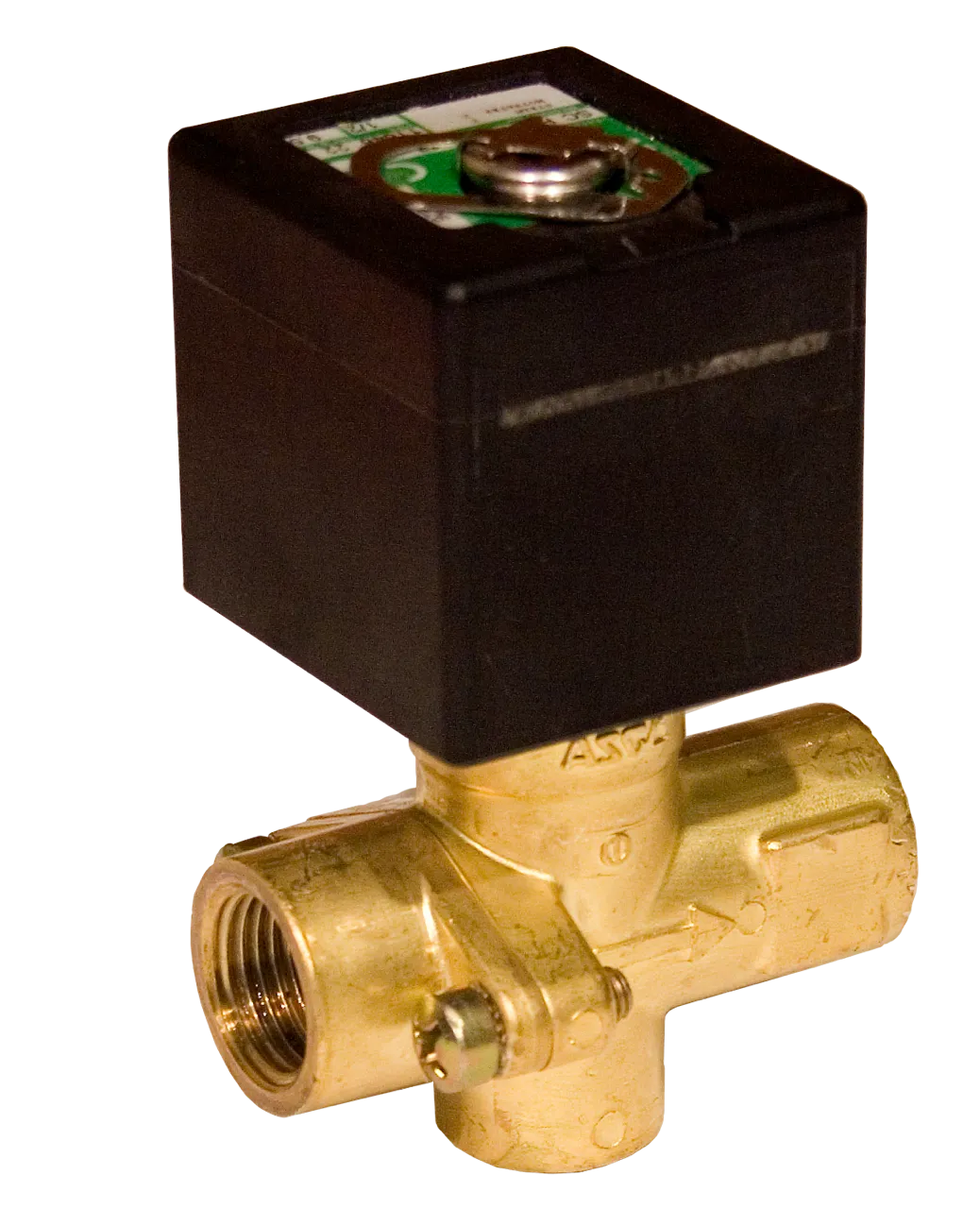 Automatic discharge valve