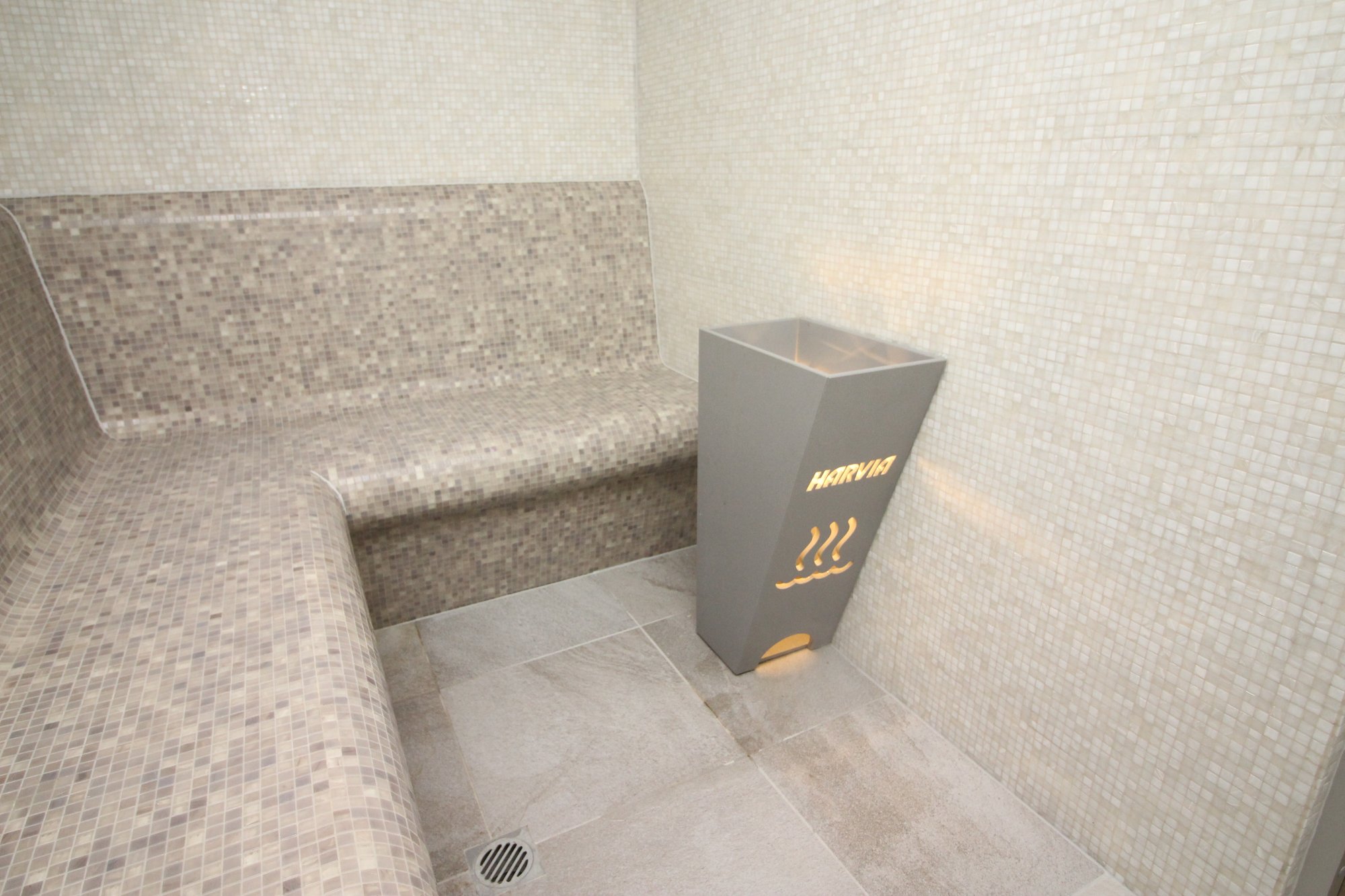 Pool house pair, Hamilton – sauna and steam room by FinnSauna, photo 4 of 17