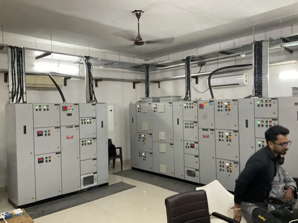 We delivered a process automation solution for Cloud Chemical's formaldehyde plant using Mitsubishi iQ-R and FX5U PLCs, VFDs, and a dual-screen SCADA system. The system holds PID process variables to within 0.03%, keeps flows, levels, and working parameters within 0.2% of set values, and gives operators real-time visibility into plant efficiency, energy use, and raw material consumption.