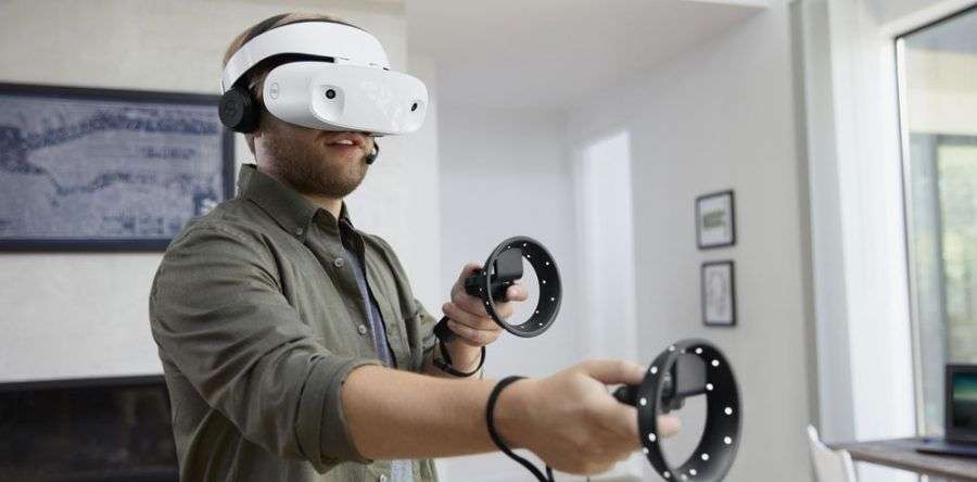 Reviewing Microsoft’s Mixed Reality Headset the Dell Visor
