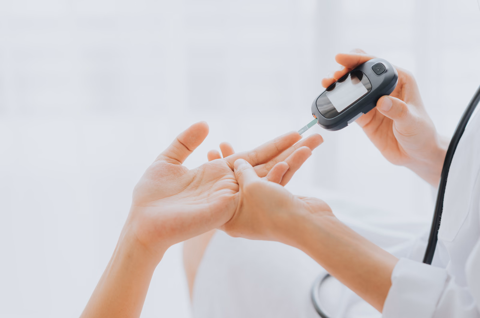 Integrating a fasting-mimicking diet program in regular primary care promotes regression of type 2 diabetes; results of a 12- month randomised, controlled, assessor-blinded study