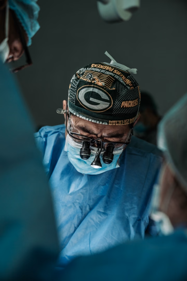 Robotic Digital Microscopy in (Micro)Surgery
