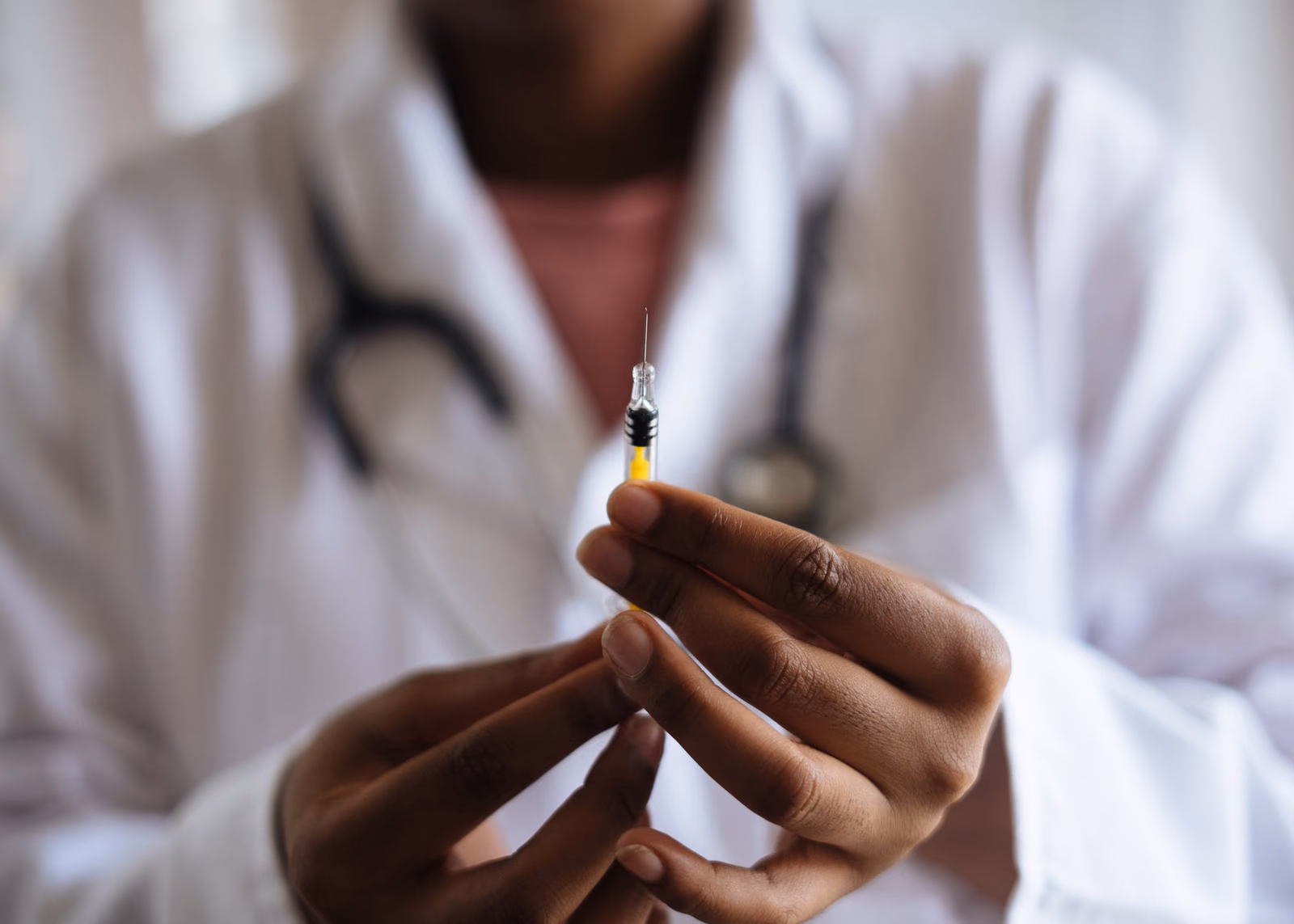 Train the chicken innate immune system to boost vaccine responsiveness (INTRACHICK)