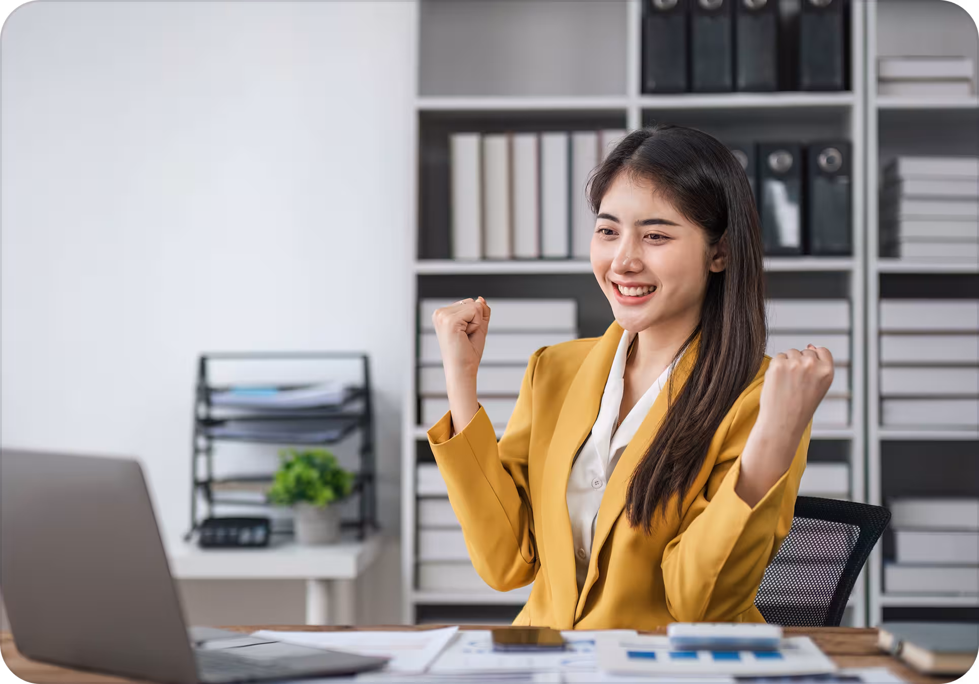 Lendingpot mortgage specialist advising a client