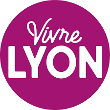 Logo circulaire violet avec le texte blanc « Vivre LYON » au centre.