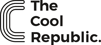 Logo de The Cool Republic avec un grand C stylisé composé de cinq lignes parallèles noires à gauche du texte.