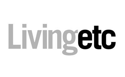 Le logo du magazine Livingetc, avec le mot Living en gris clair et etc en couleur noire.