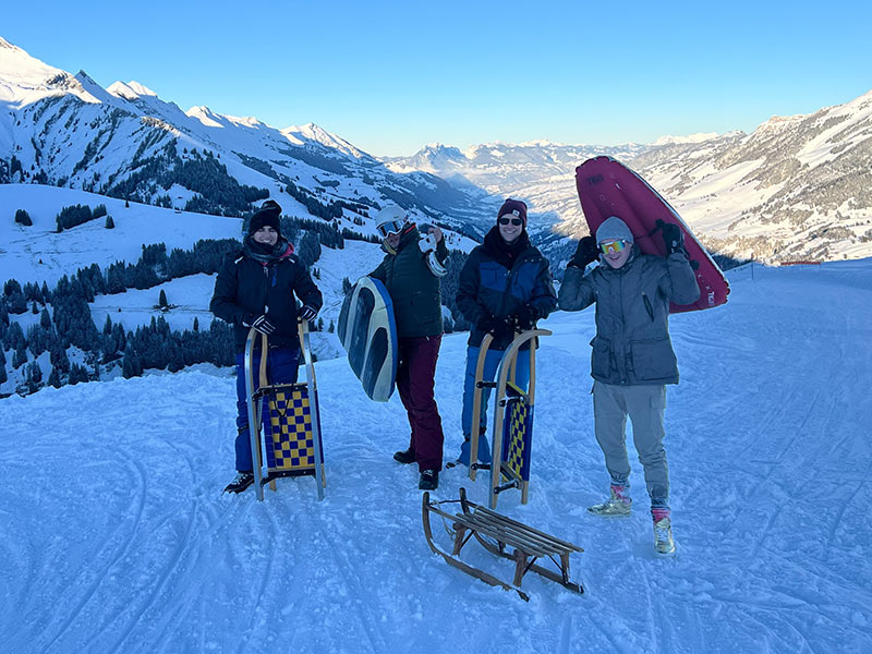 hypt Team beim Schlitteln