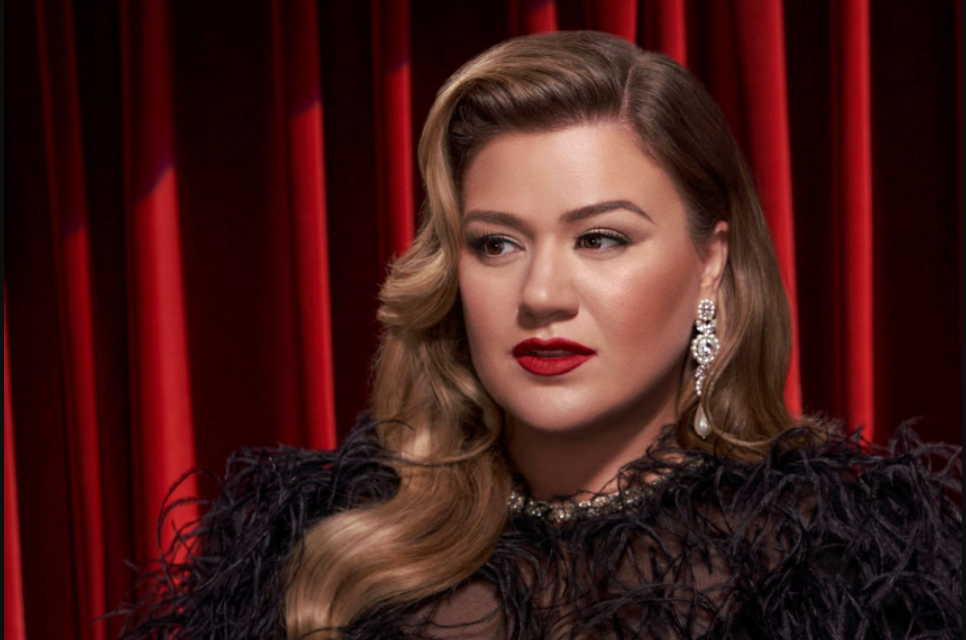 Christmas Is Coming Around... with Sing King & Kelly Clarkson!