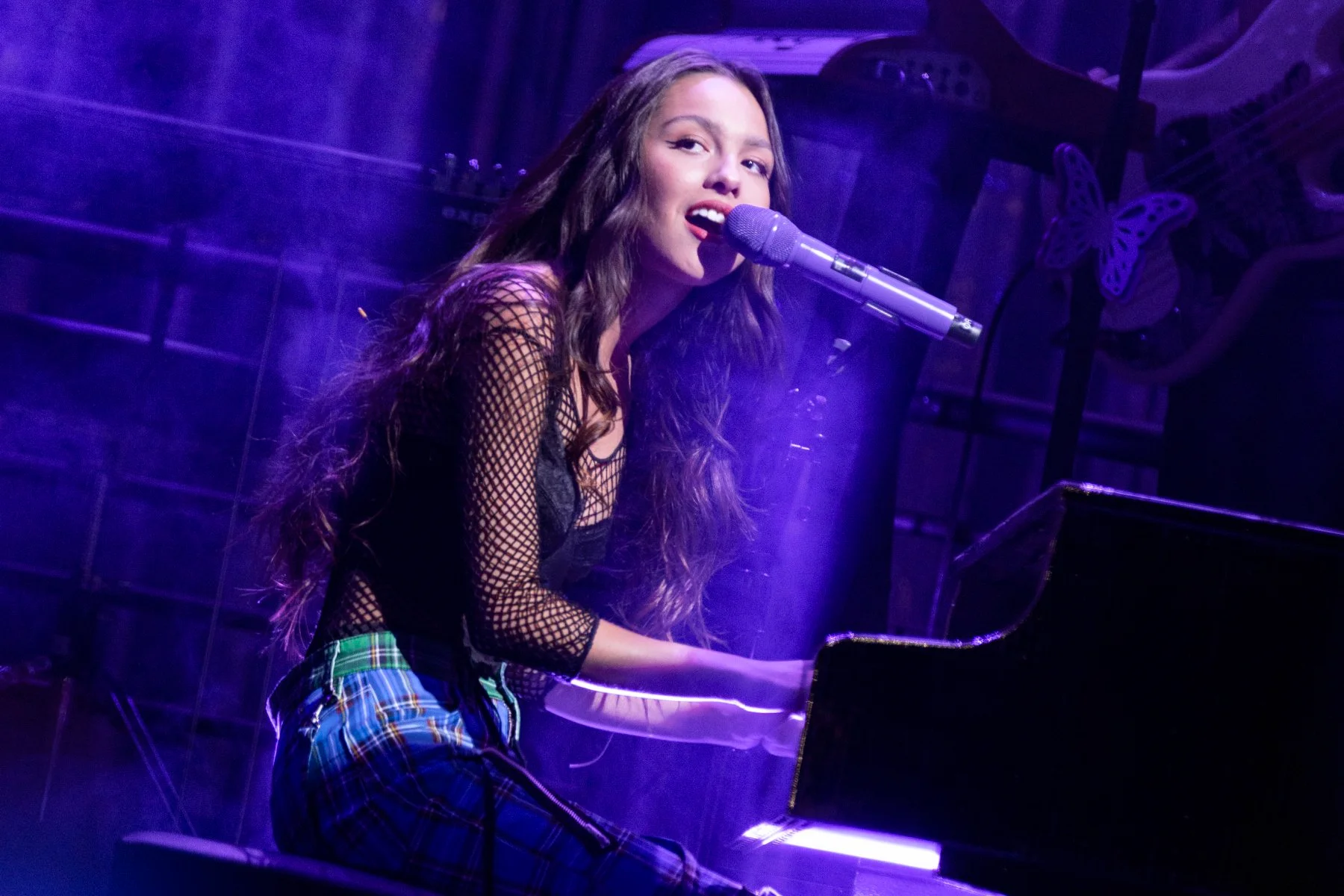 The 20 Best Piano Karaoke Songs 🎹