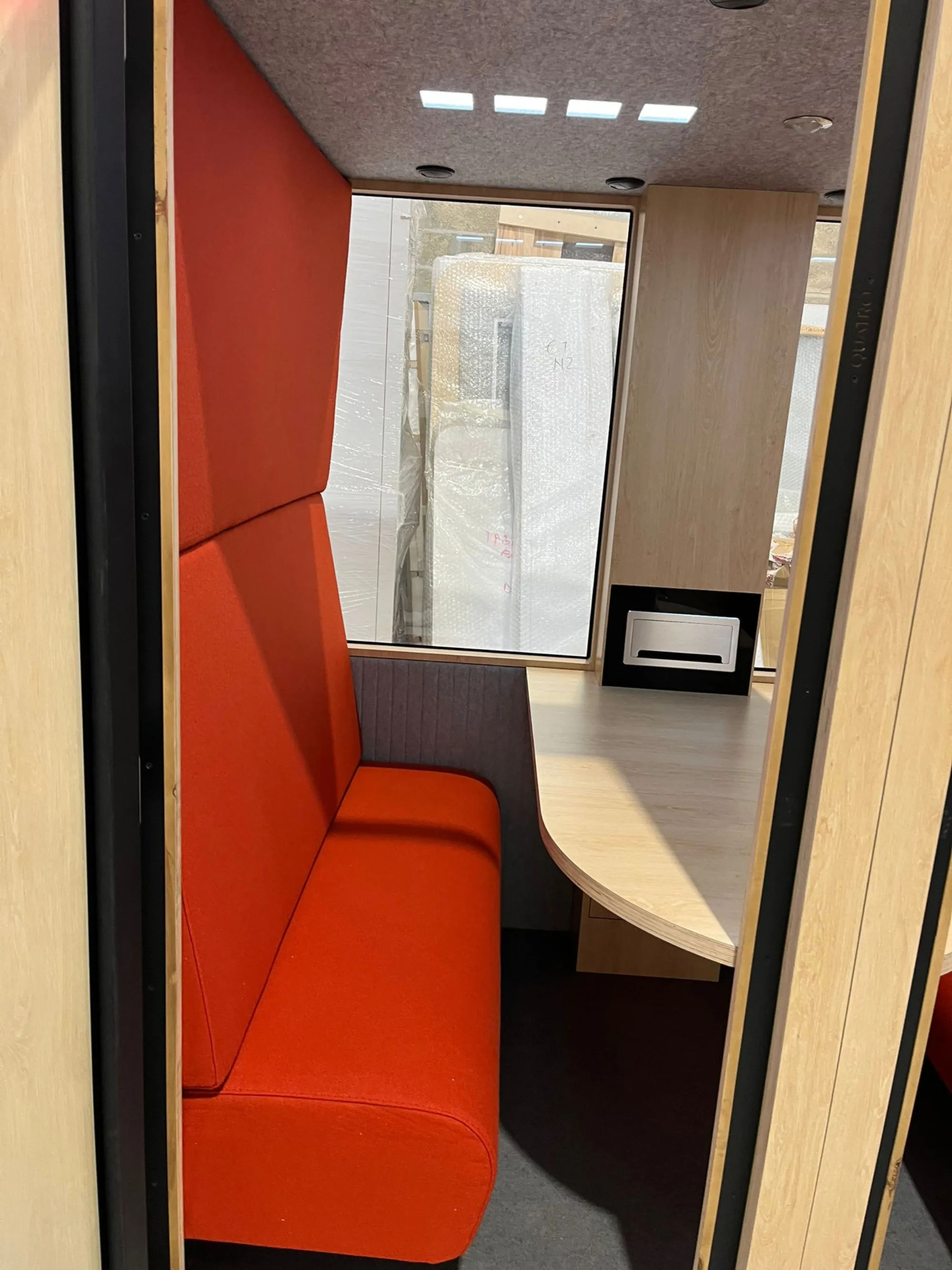 Cabine Quatro reconditionnée, intérieur rouge
