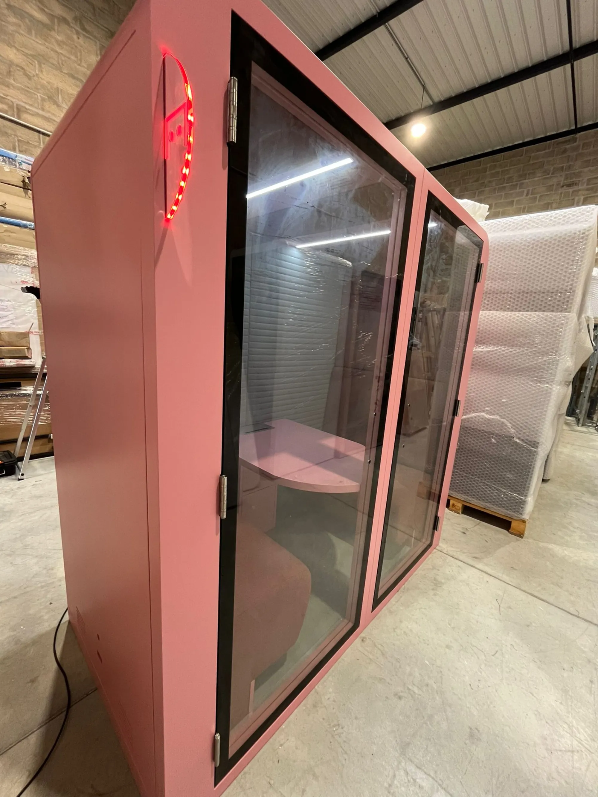 Cabine Duo reconditionnée, extérieur rose