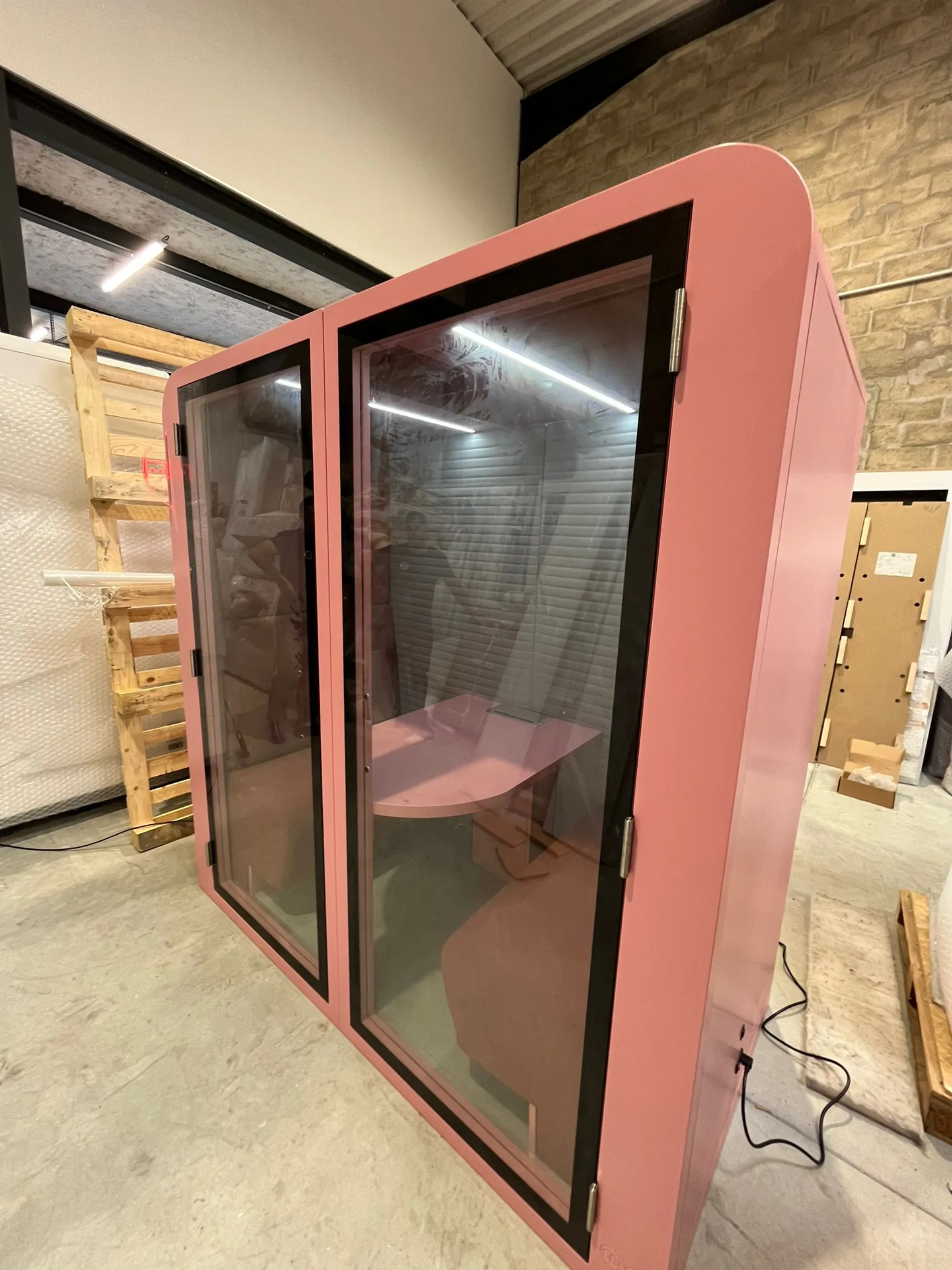 Cabine Duo reconditionnée, extérieur rose
