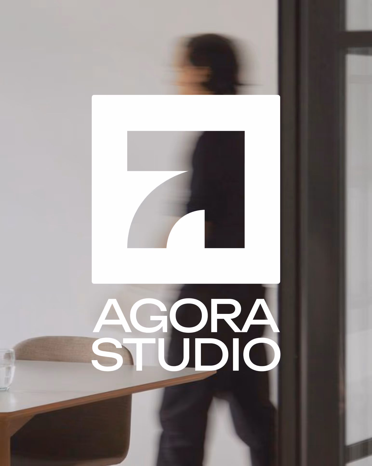 Logo vertical