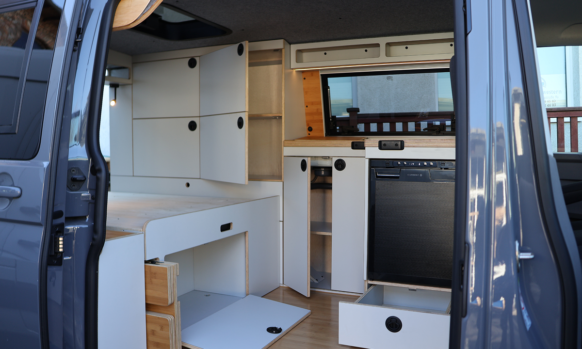 Maßgefertigte Einbaumöbel im Camper