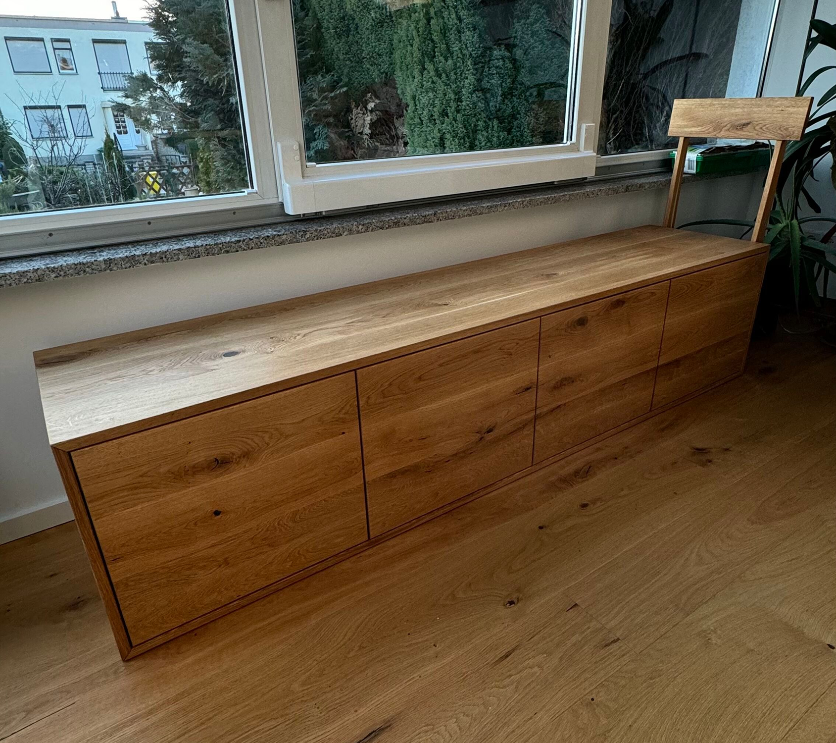 Maßgefertigtes Sideboard aus Eiche