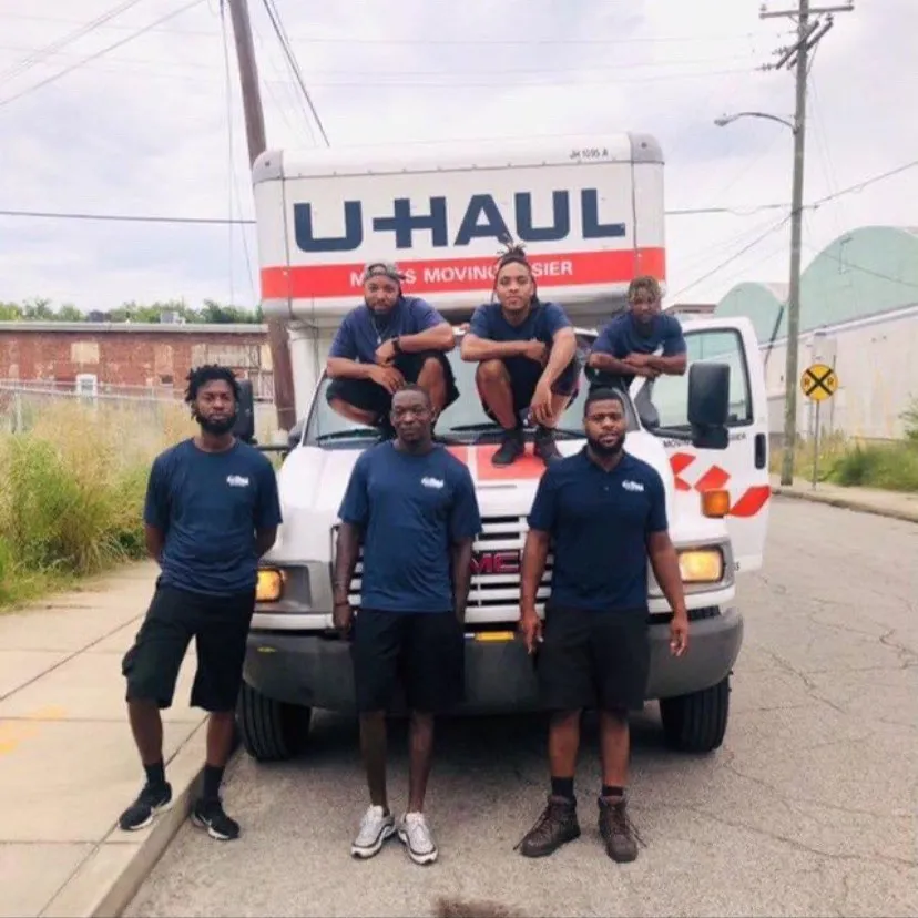 image of moving truck