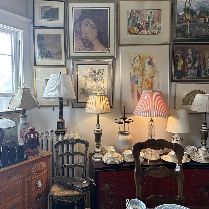 H and B gallery antique store in Minneapolis