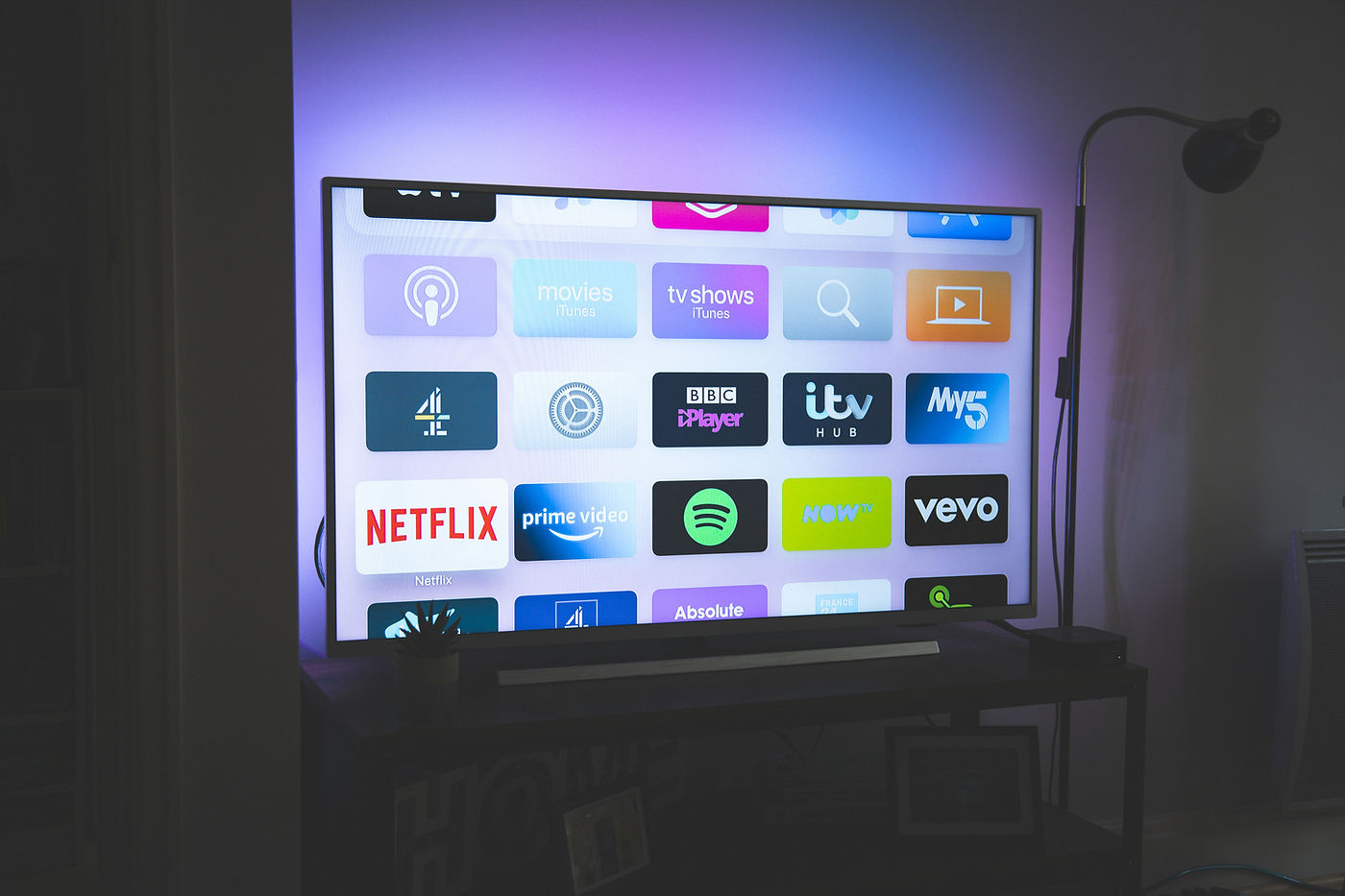 Streaming television