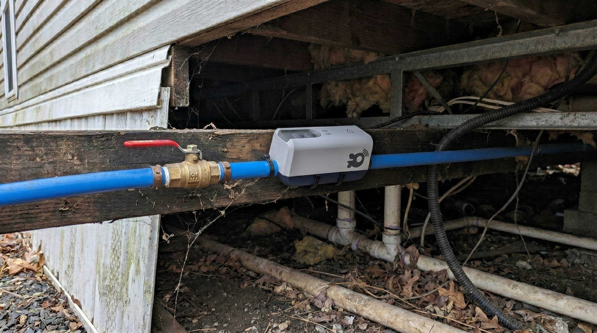 Removing an old water submeter from a pipe