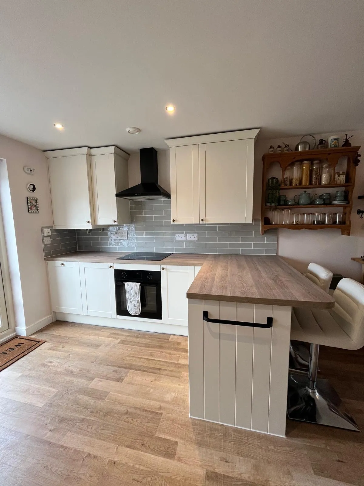 Kitchen that has been refurbished