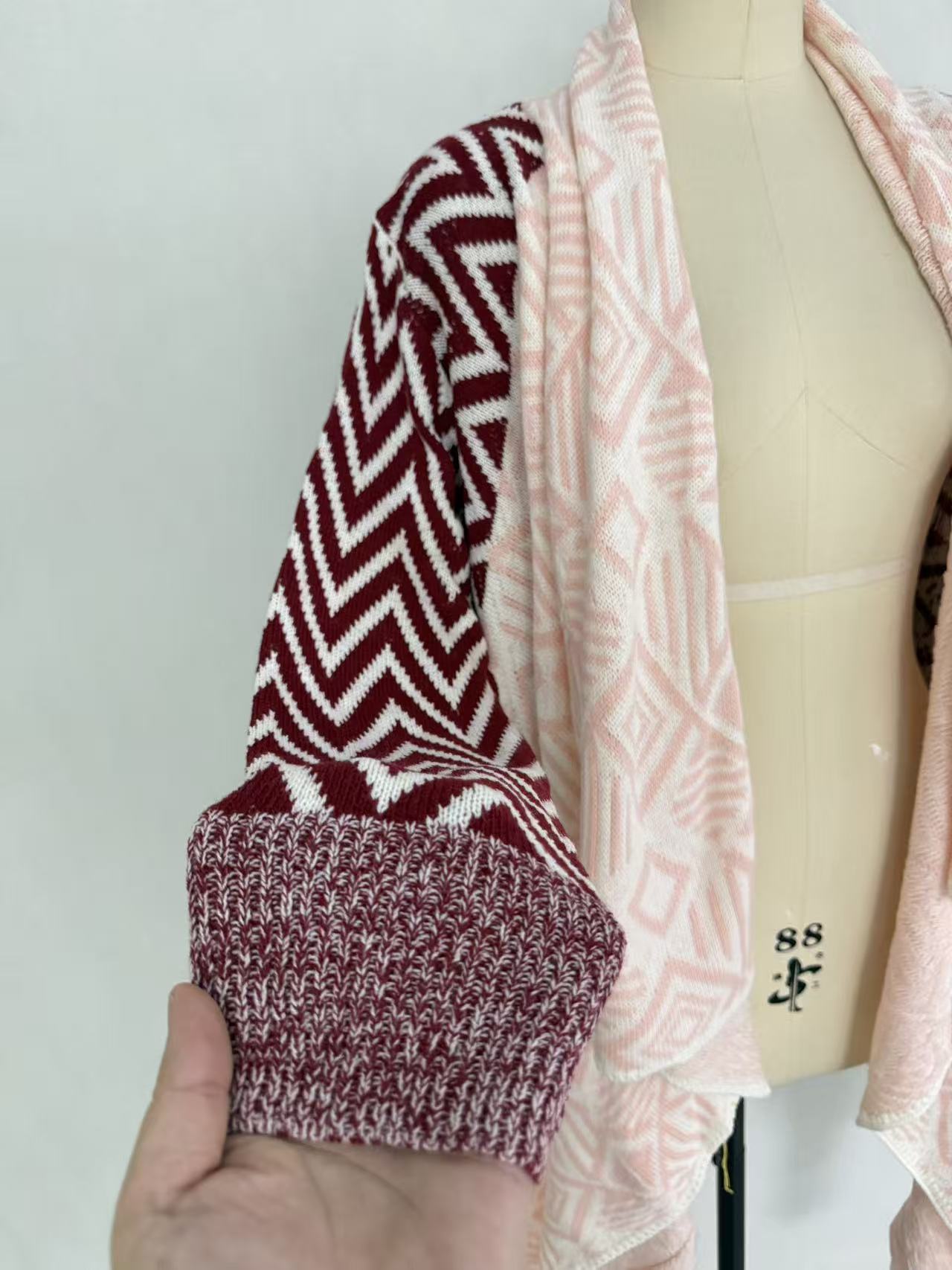 Fabric texture detail of ladies' knit cardigan sweater TF8711