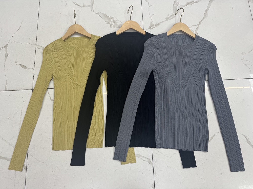Side view of women's mustard yellow knit sweater TF8760