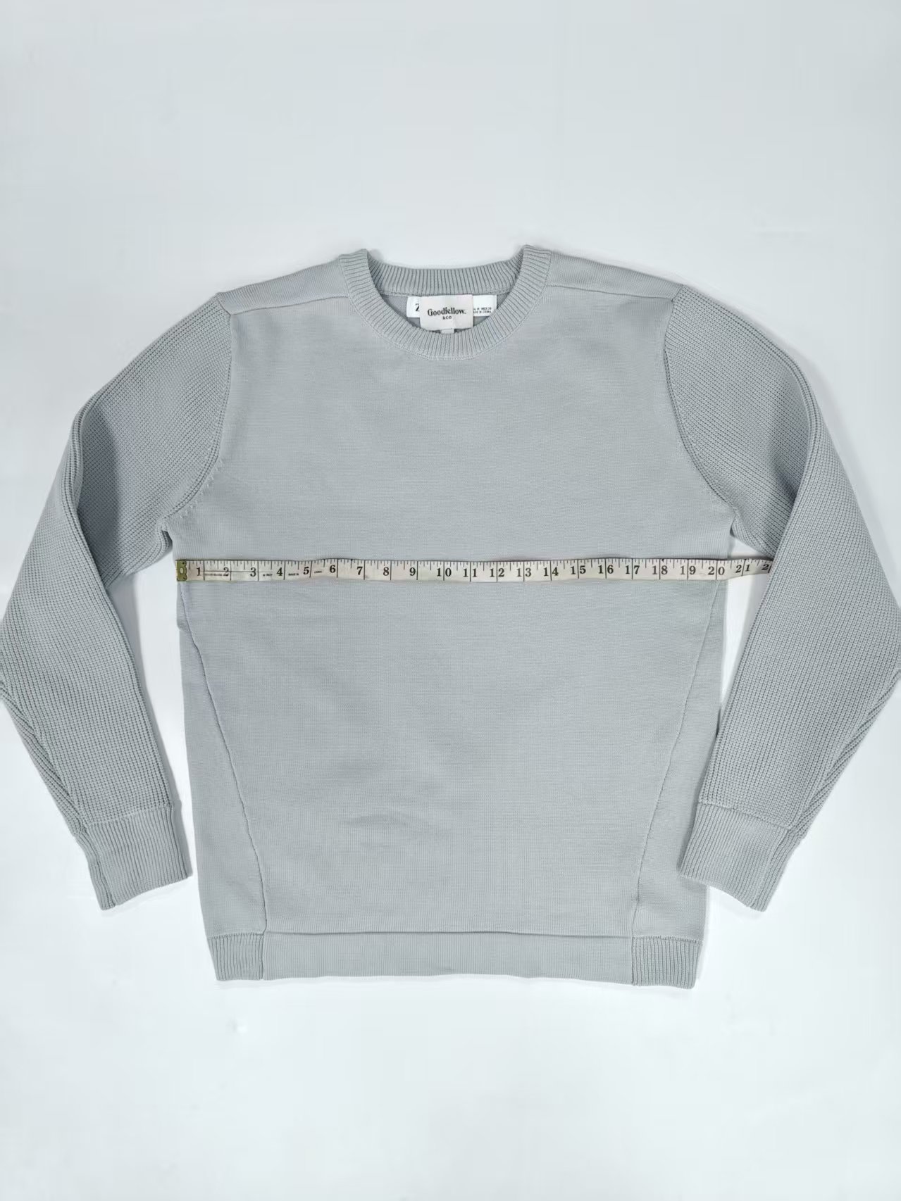 Light grey men crew neck long sleeve knit sweater TF8830 front flat lay
