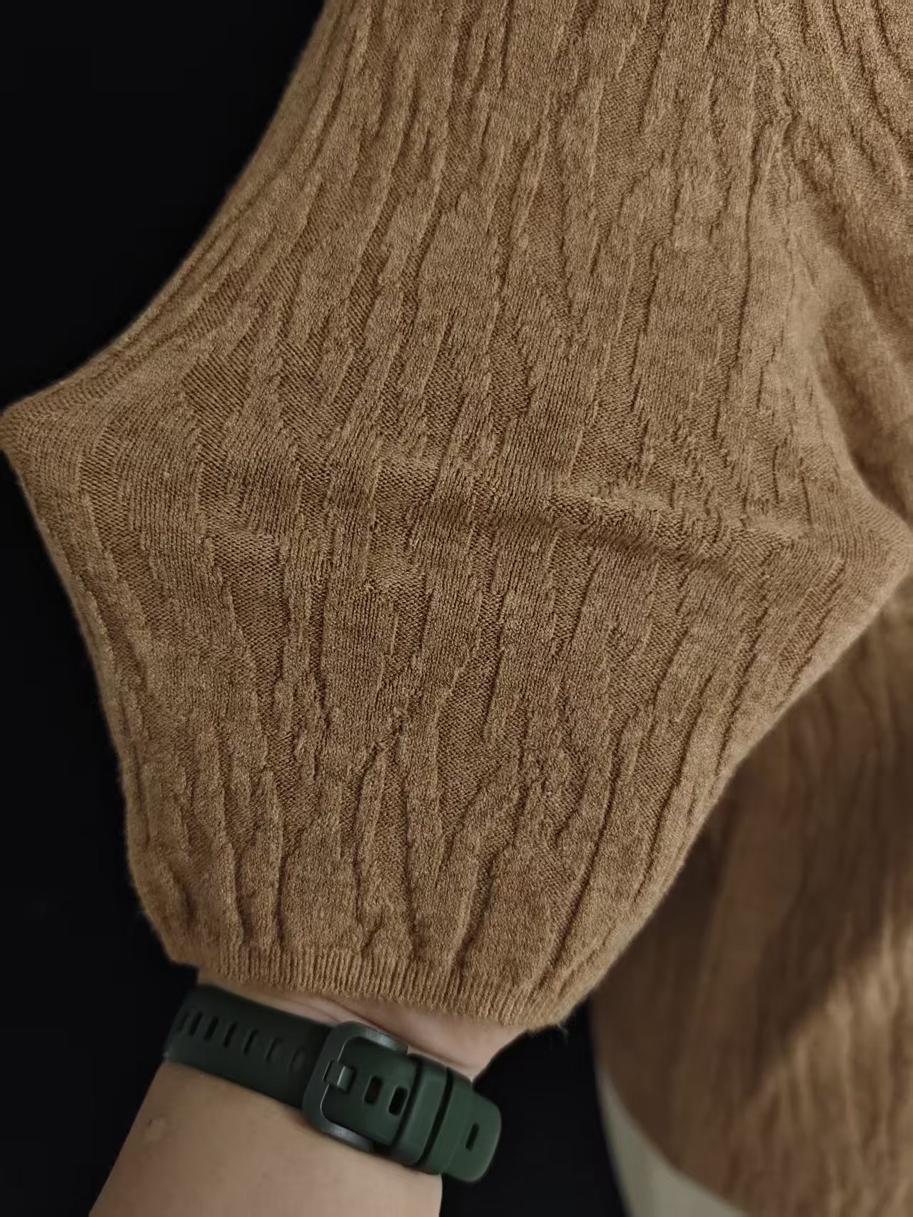 Fabric texture close-up shot of women crinkle knit short sleeve sweater TF9011