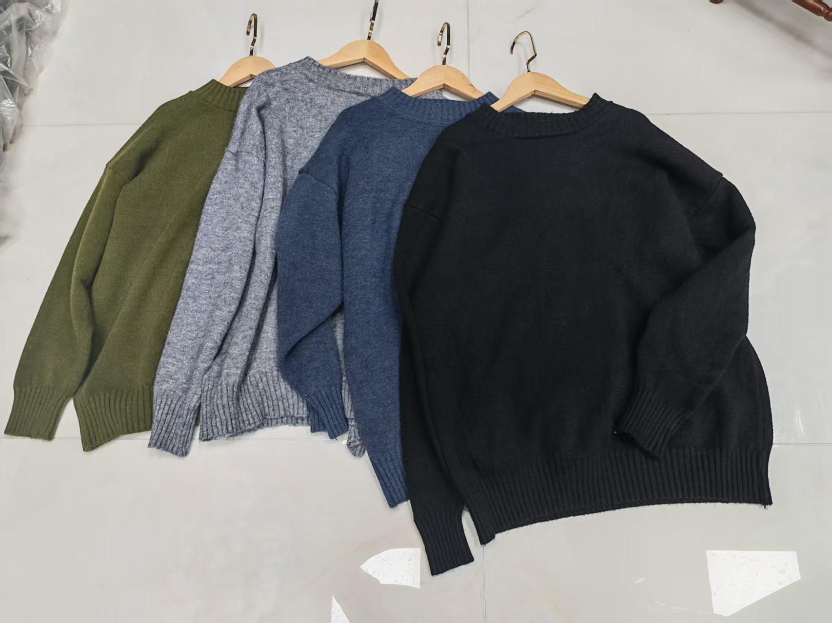 Hanging display wholesale ladies crew neck knit sweater TF8861 with multiple color options