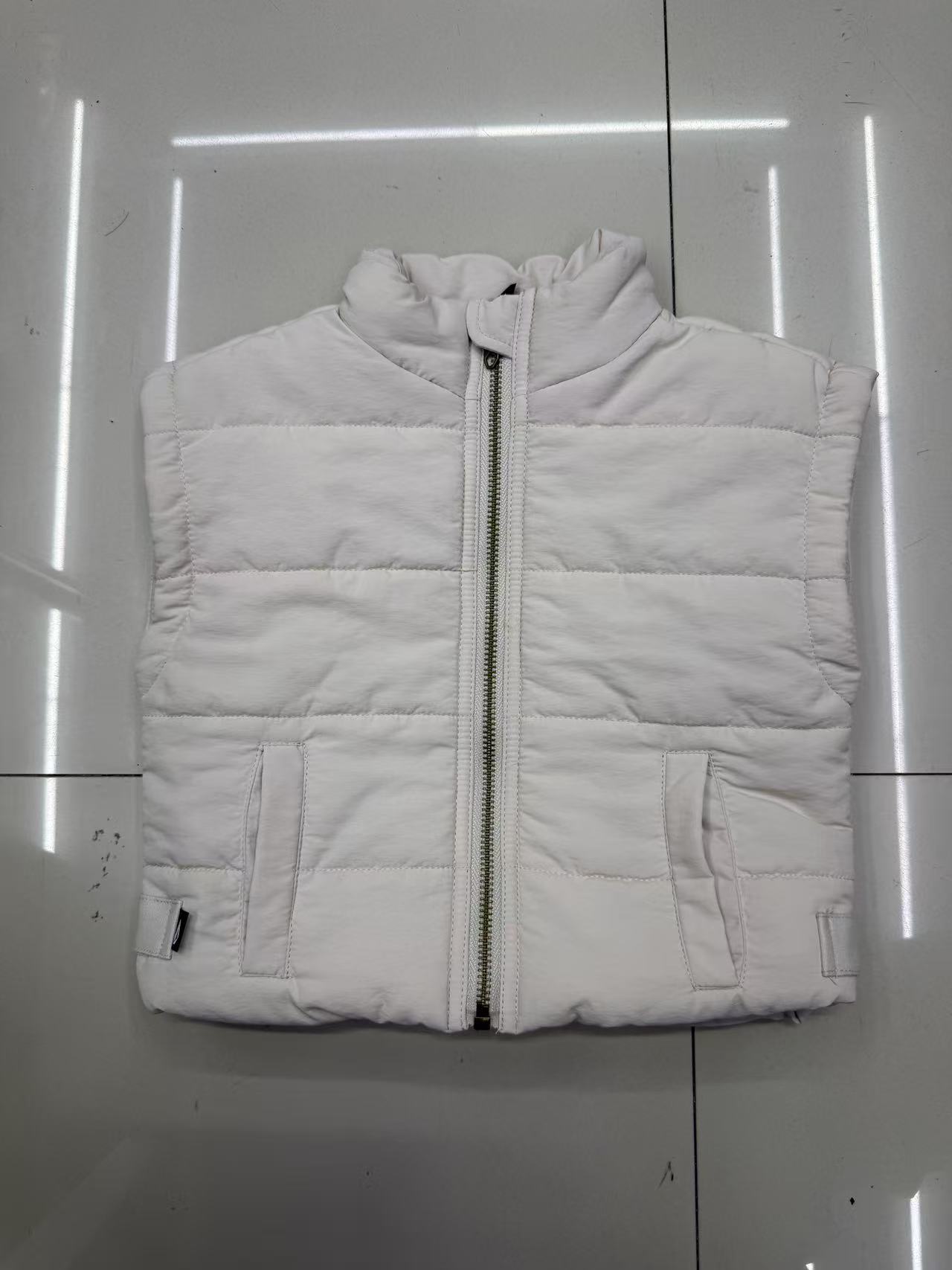 White kids padded puffer vest TF8955 front view flat shot