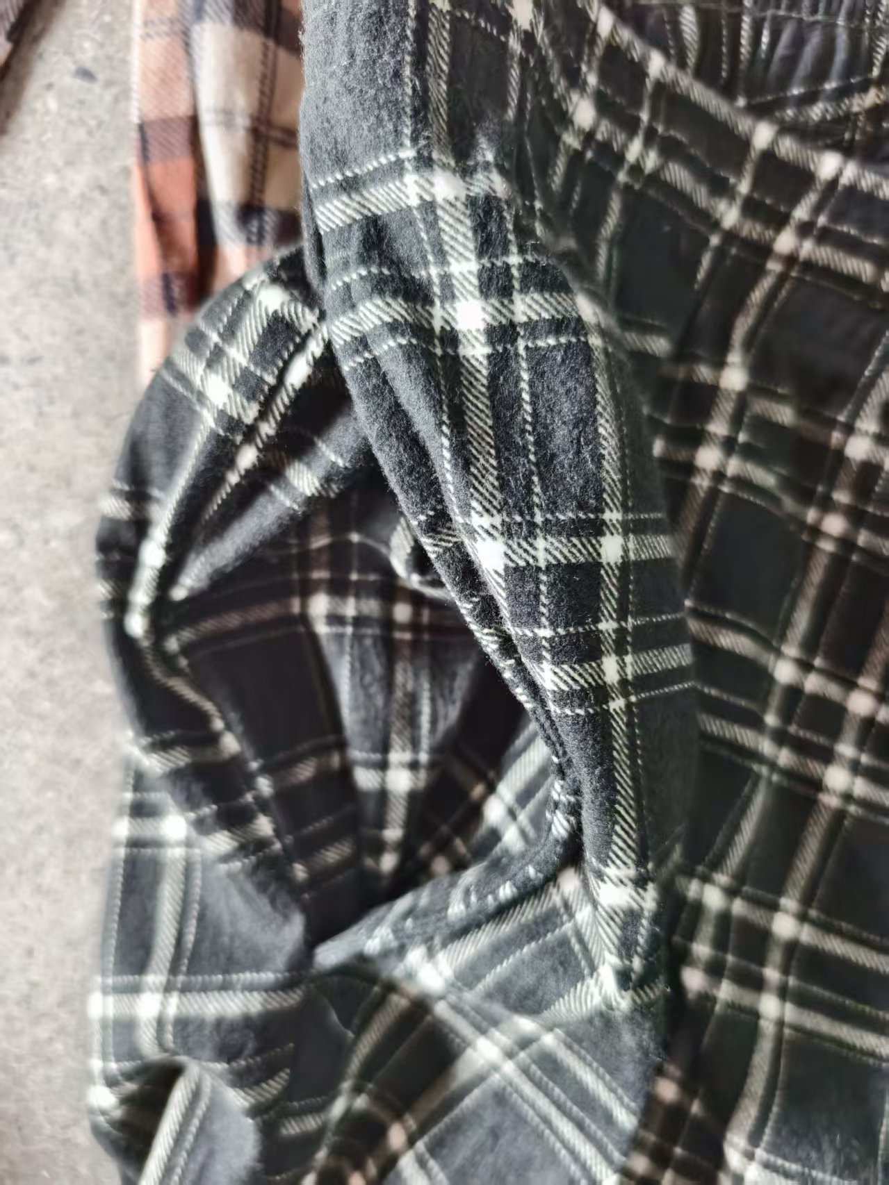 Fabric closeup ladies black white plaid 100% polyester trousers TF8605