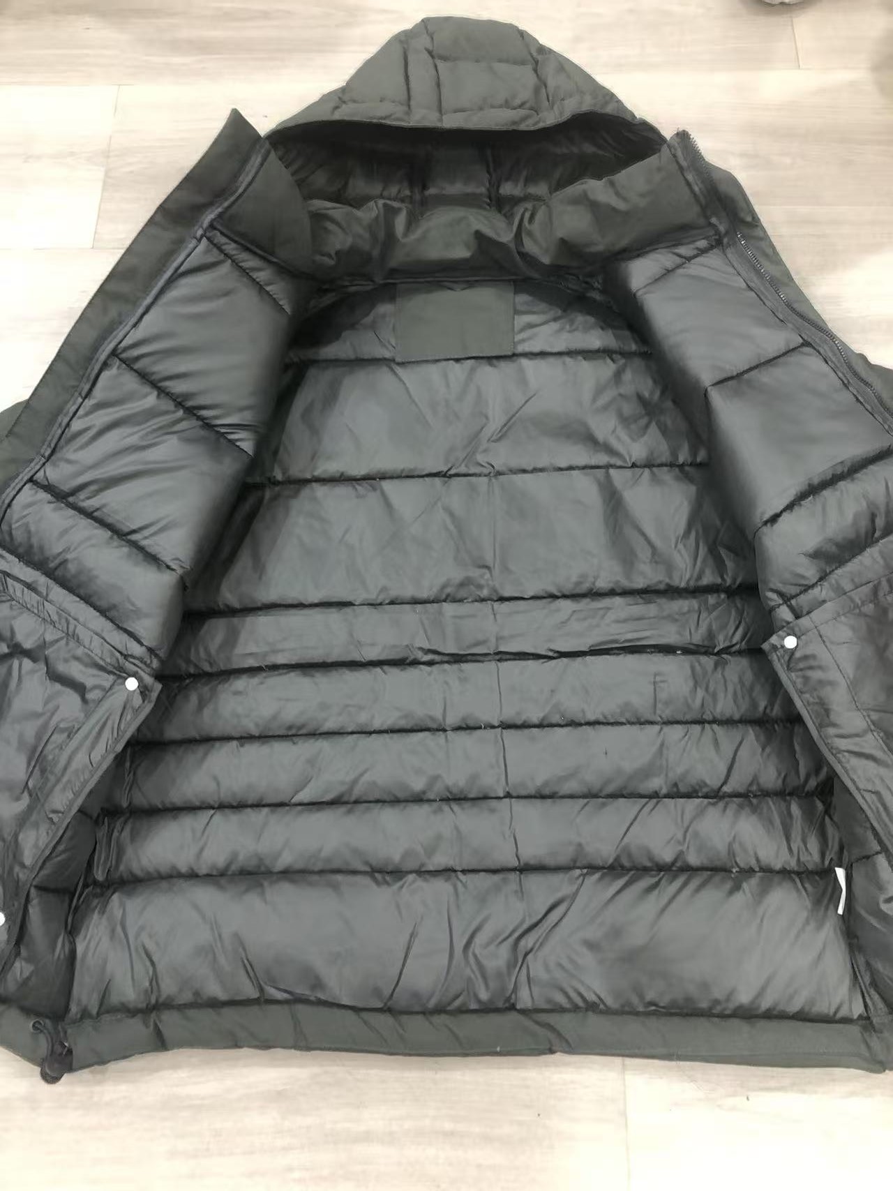 Men's green quilted puffer jacket inner lining TF8928 close-up