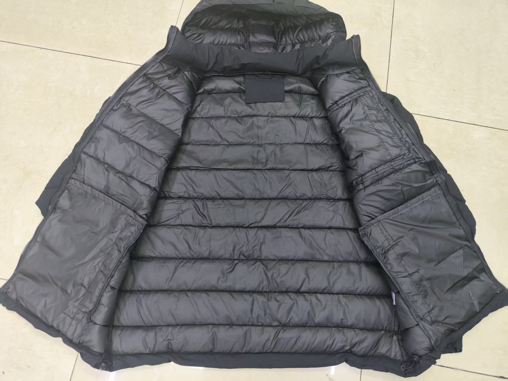 Men's black quilted puffer jacket inside lining detail TF8928 shot