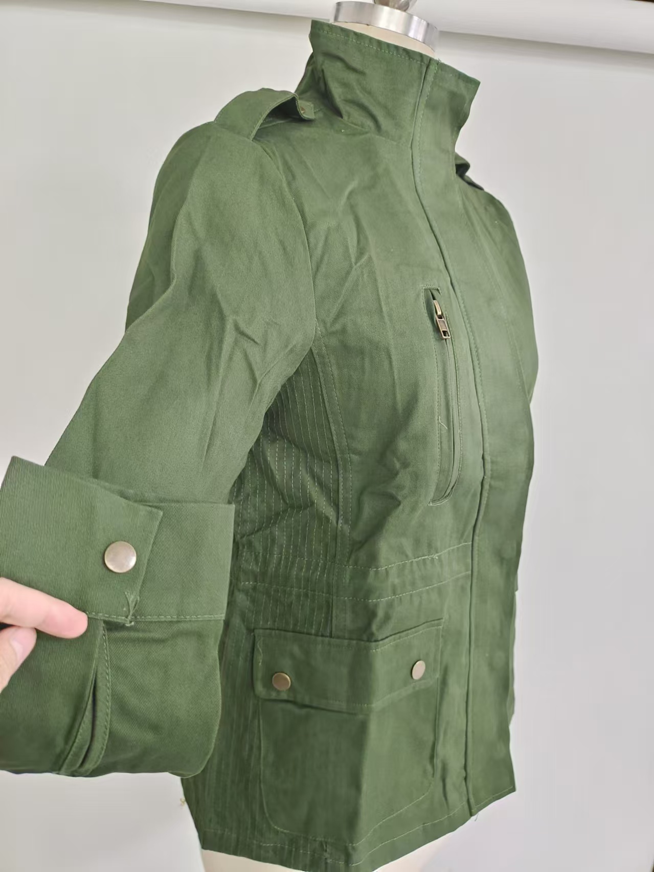 Ladies military style cotton jacket TF8871 sleeve cuff close-up side view