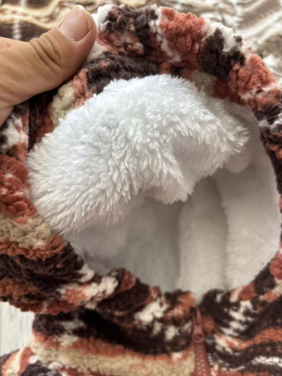 Ladies patterned sherpa jacket hood inner lining close-up TF8818