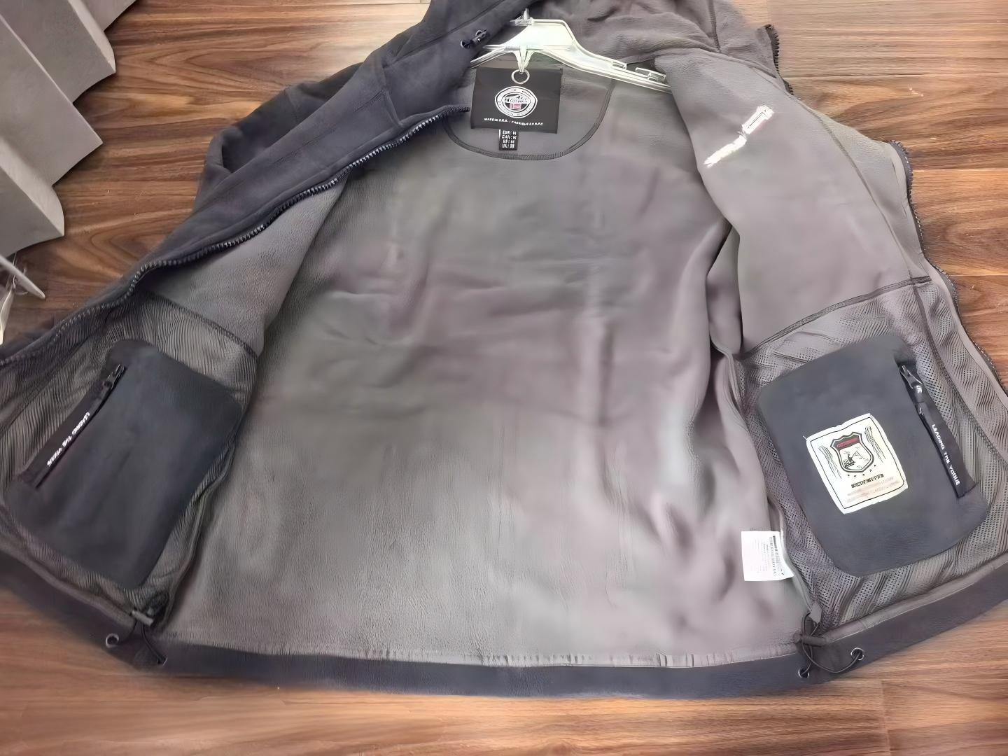 Men's hooded jacket inner lining and pocket detail TF8755