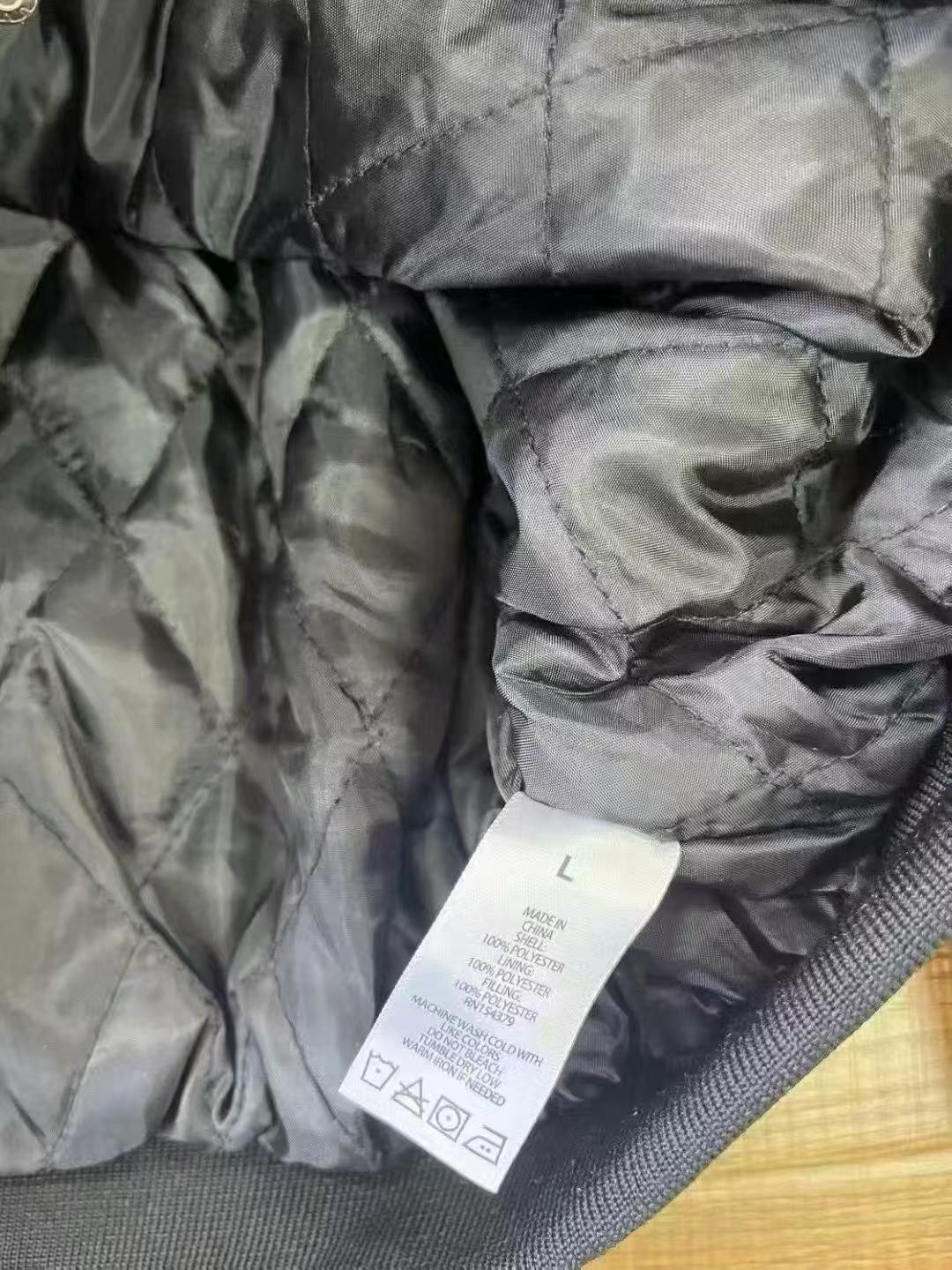 Inner lining and pocket design of men's 100 percent polyester jacket TF8665