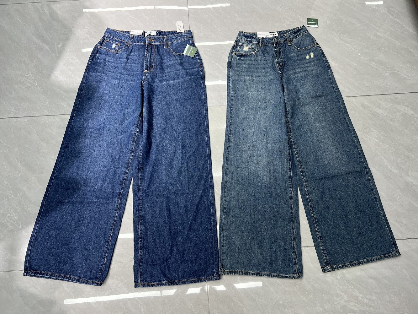 Ladies 100 percent cotton denim jeans in dark blue and light blue style TF8617 wholesale