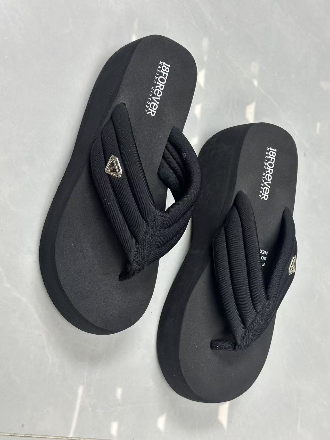 Ladies black slippers style TF8980 wholesale ready stock